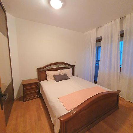 3 Bedroom Home With Parking Garage In The Heart Of Skopje Luaran gambar