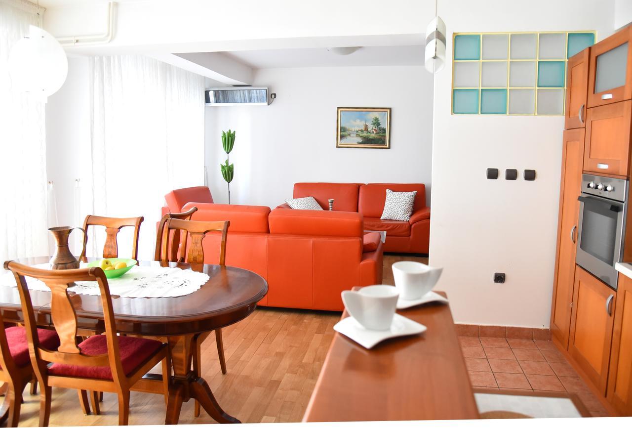 3 Bedroom Home With Parking Garage In The Heart Of Skopje Luaran gambar
