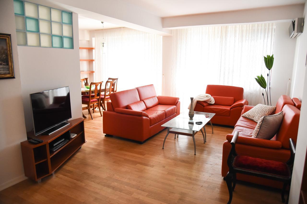 3 Bedroom Home With Parking Garage In The Heart Of Skopje Luaran gambar